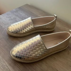New Comfortable Slip-on Women's Shoes With Base.